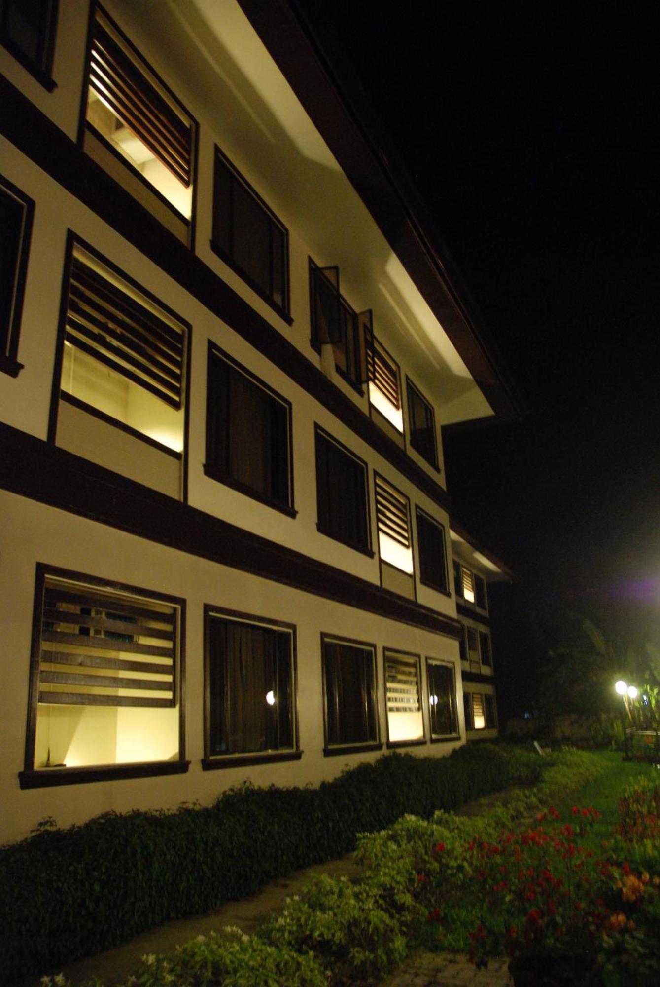 Hotel Tropika Davao Zewnętrze zdjęcie
