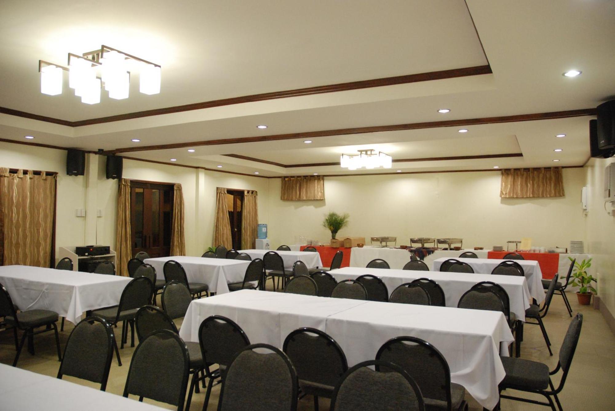Hotel Tropika Davao Zewnętrze zdjęcie