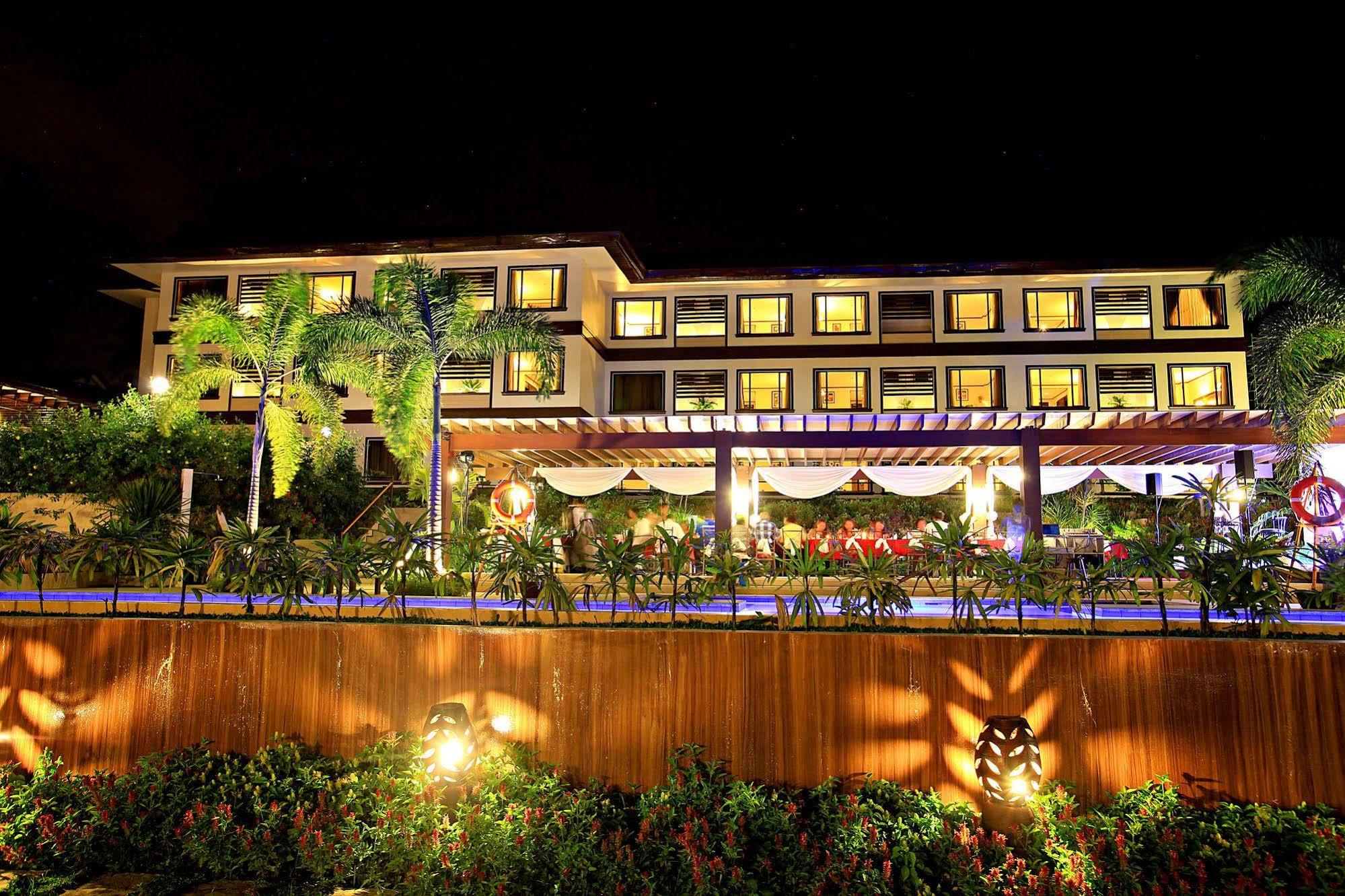 Hotel Tropika Davao Zewnętrze zdjęcie