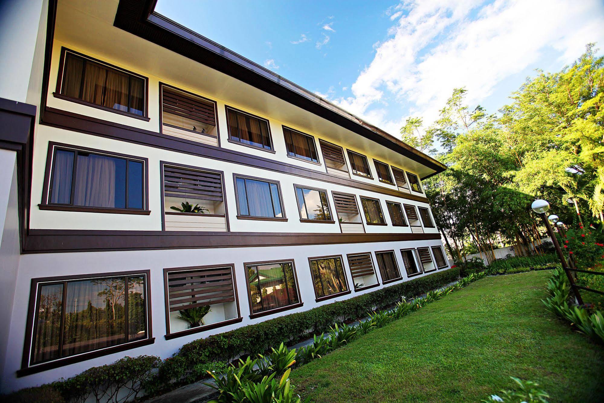Hotel Tropika Davao Zewnętrze zdjęcie