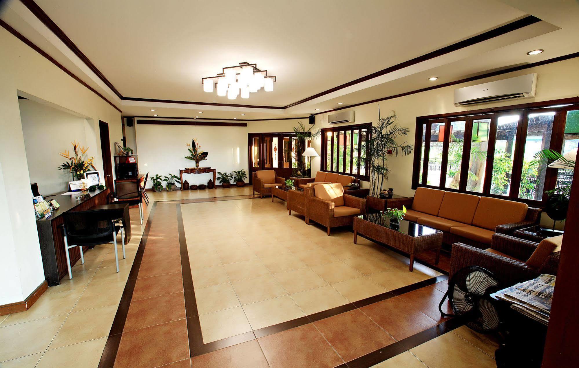 Hotel Tropika Davao Zewnętrze zdjęcie