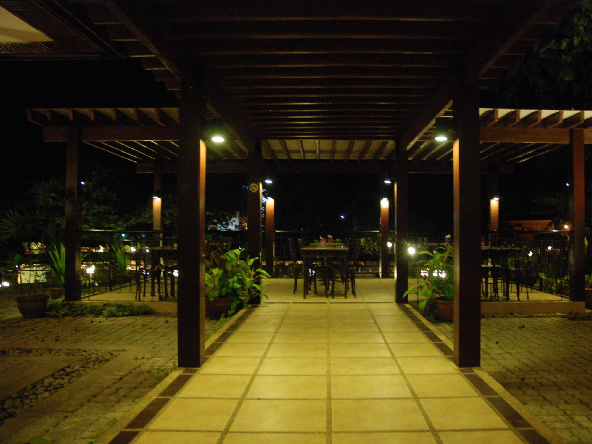 Hotel Tropika Davao Zewnętrze zdjęcie