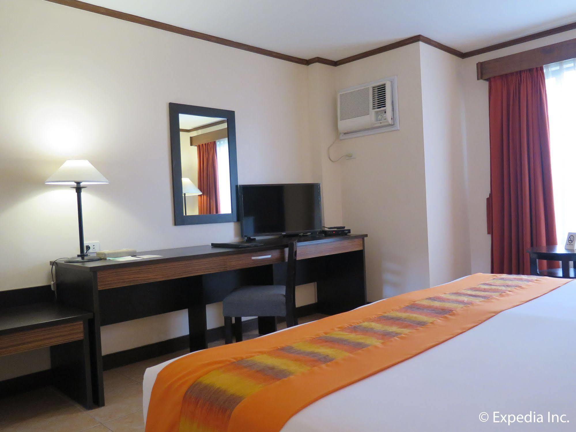 Hotel Tropika Davao Zewnętrze zdjęcie