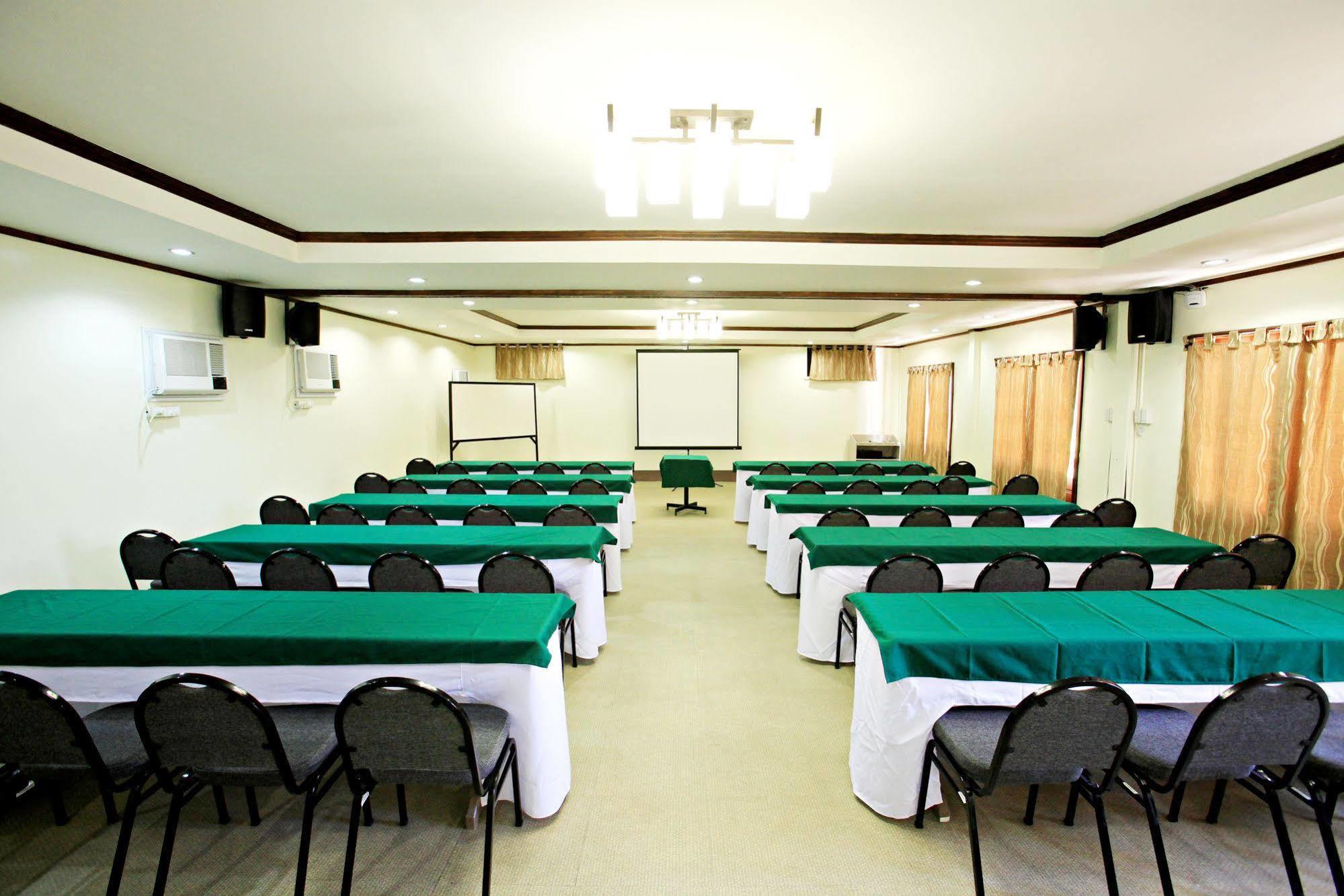 Hotel Tropika Davao Zewnętrze zdjęcie
