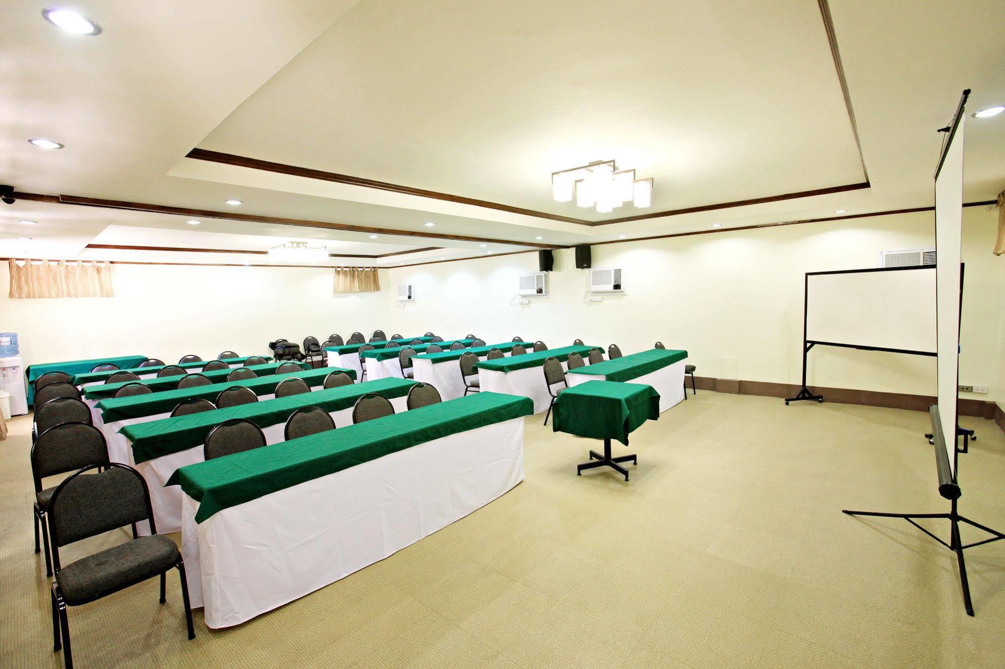 Hotel Tropika Davao Zewnętrze zdjęcie