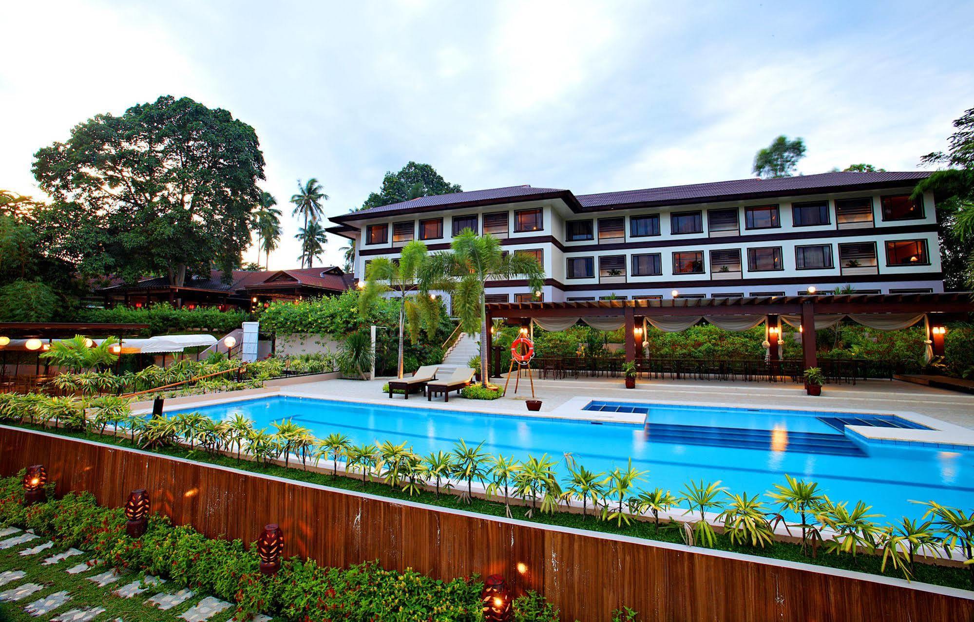 Hotel Tropika Davao Zewnętrze zdjęcie