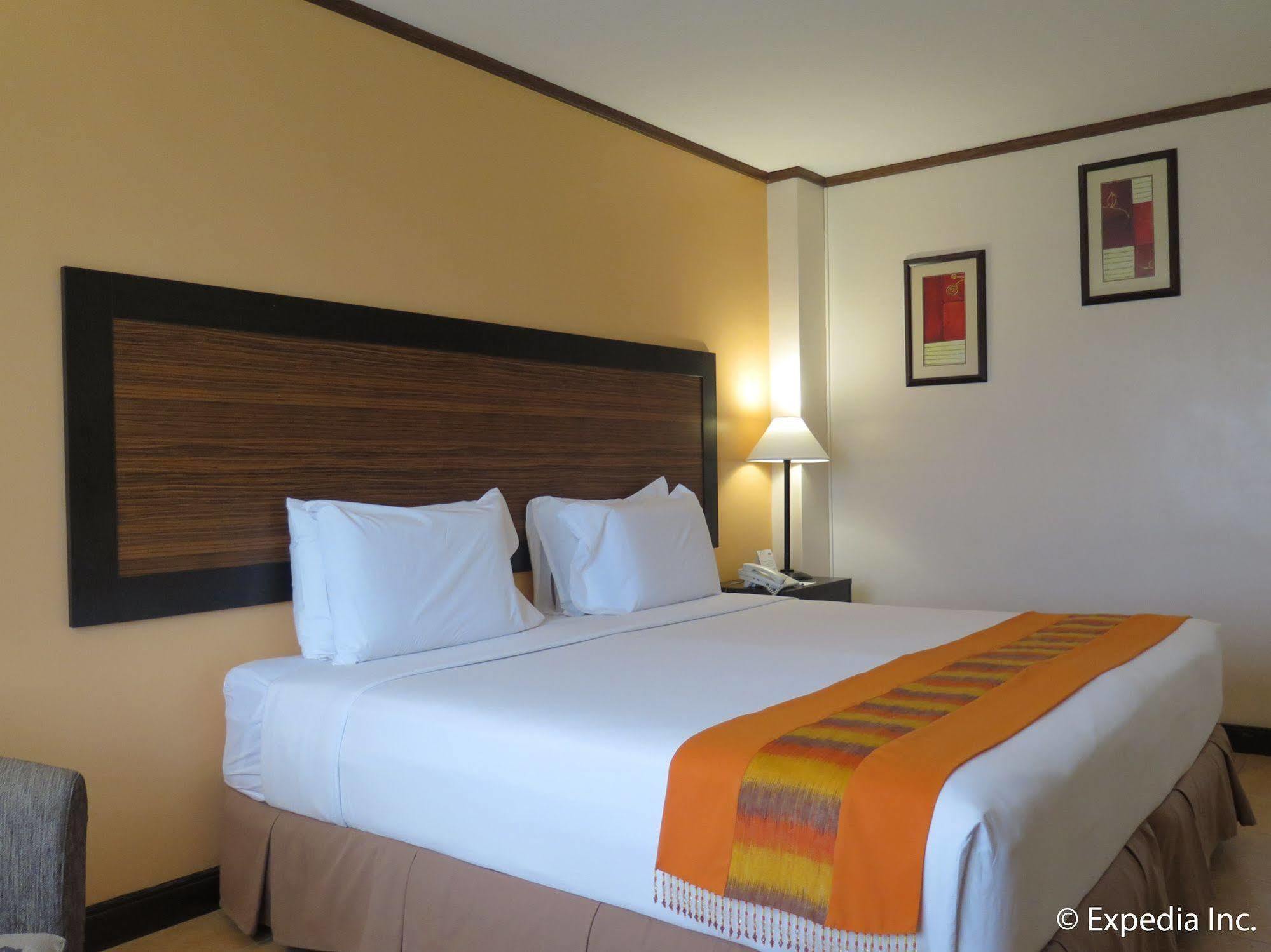 Hotel Tropika Davao Zewnętrze zdjęcie