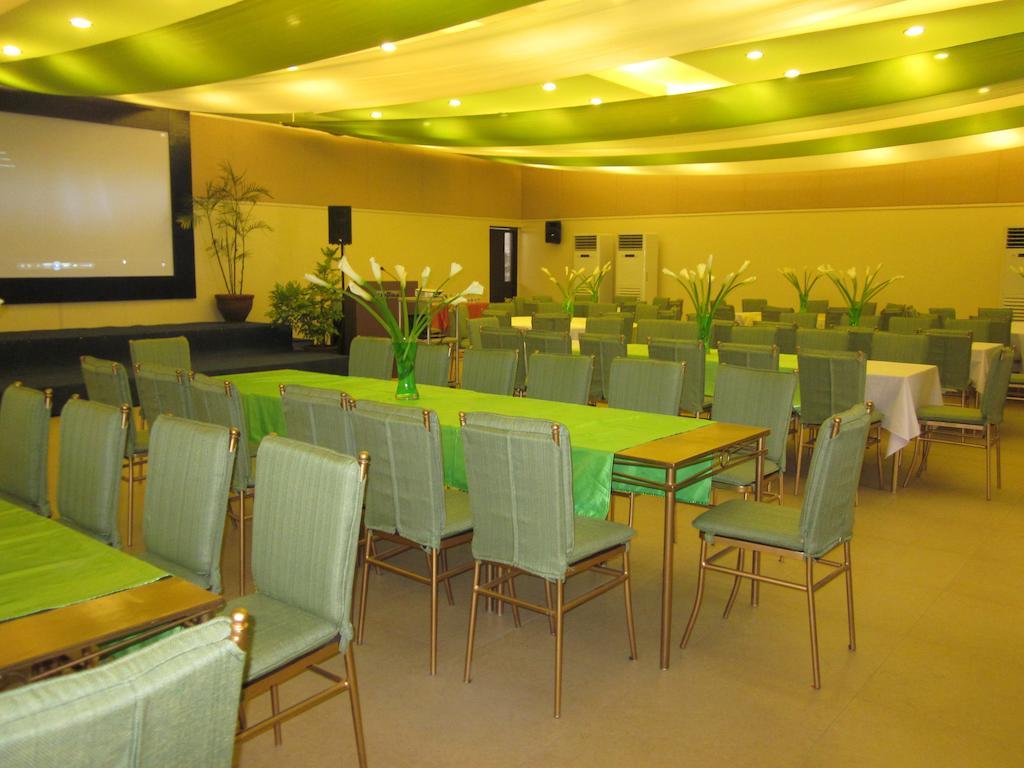 Hotel Tropika Davao Zewnętrze zdjęcie